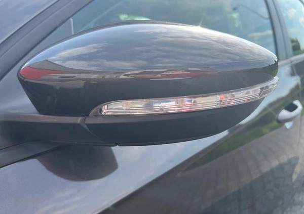Volkswagen Passat cena 47900 przebieg: 137000, rok produkcji 2014 z Koszalin małe 154